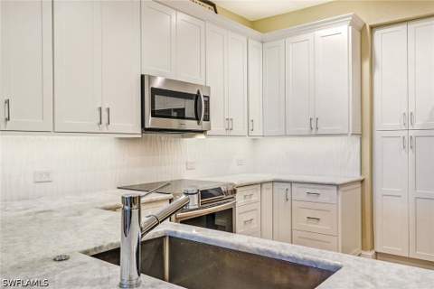 10037 Heather Ln 403, Naples FL - photo 9 of 22