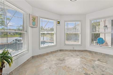 6550 Willow Lake Cir, Fort Myers FL - photo 11 of 30