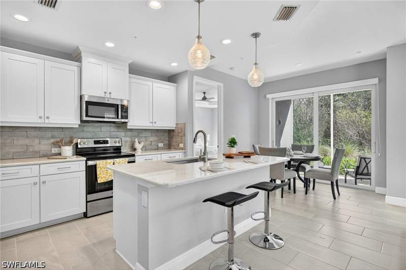 2 bedroom Condominium at 2554 Seychelles Dr 904, Seychelles, Naples — photo 5