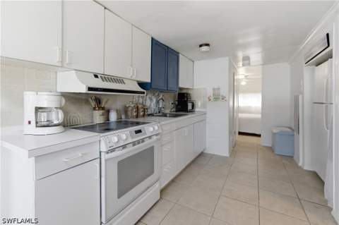 17 Jade Dr 17J, Naples FL - photo 7 of 14