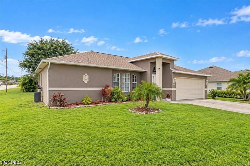 3 bedroom SingleFamilyResidence at 3130 SW 19th Ave, Cape Coral, Cape Coral — photo 2