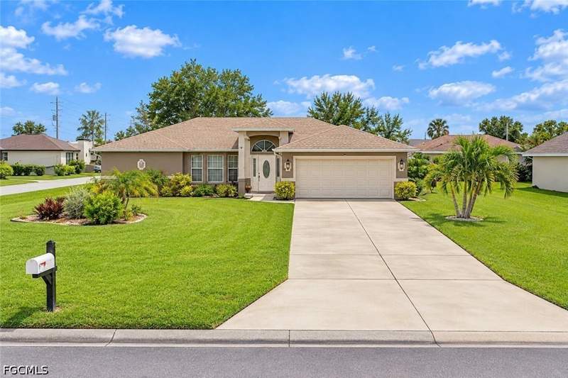 3 bedroom SingleFamilyResidence at 3130 SW 19th Ave, Cape Coral, Cape Coral — photo 4