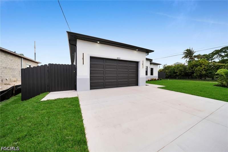 3 bedroom SingleFamilyResidence at 4113 6th St W, Lehigh Acres, Lehigh Acres — photo 2