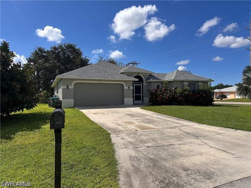 4 bedroom SingleFamilyResidence at 102 SE 39th Ter, Cape Coral, Cape Coral — photo 3