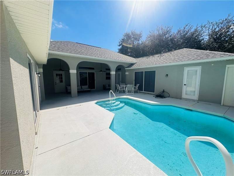 4 bedroom SingleFamilyResidence at 102 SE 39th Ter, Cape Coral, Cape Coral — photo 4