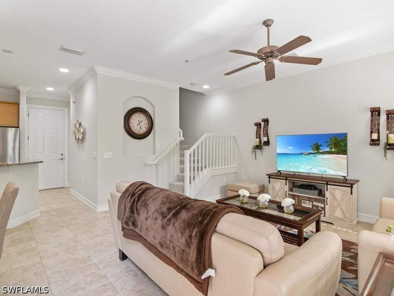 3 bedroom Townhouse at 9146 Chula Vista St 12905, Ole, Naples — photo 4