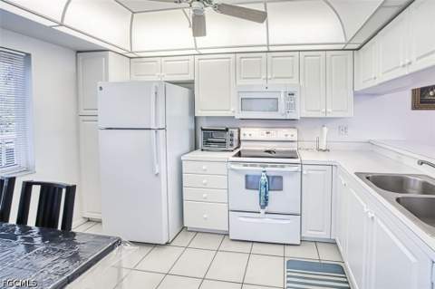 14801 Park Lake Dr 209, Fort Myers FL - photo 7 of 42