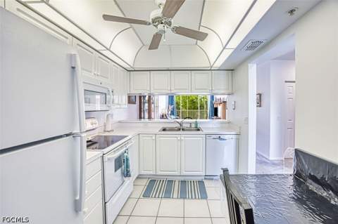 14801 Park Lake Dr 209, Fort Myers FL - photo 8 of 42
