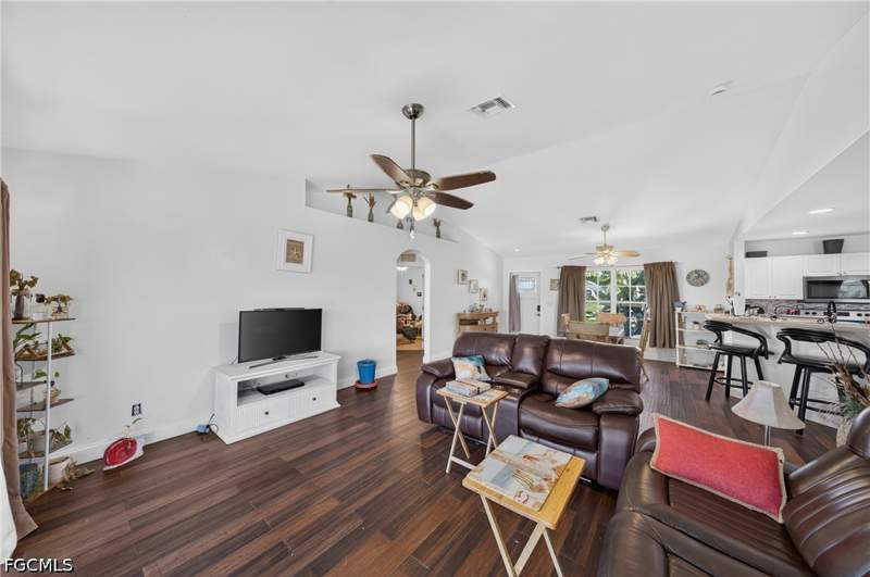 3 bedroom SingleFamilyResidence at 2028 NE Juanita Pl, Cape Coral, Cape Coral — photo 4