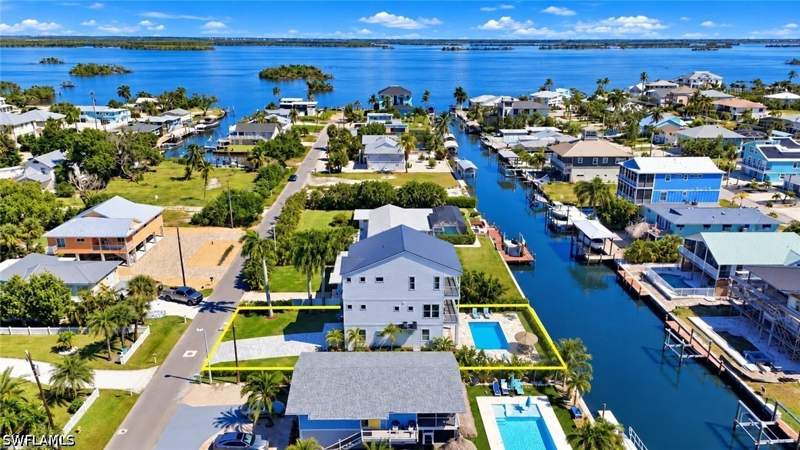 4 bedroom SingleFamilyResidence at 140 Bahia Via, McPhie Park, Fort Myers Beach — photo 5