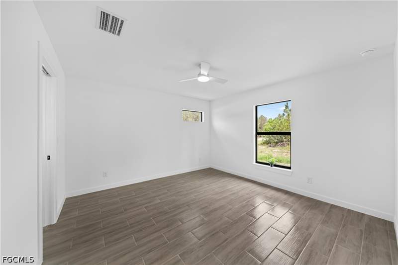 3 bedroom SingleFamilyResidence at 1247 Edna St E, Lehigh Acres, Lehigh Acres — photo 4