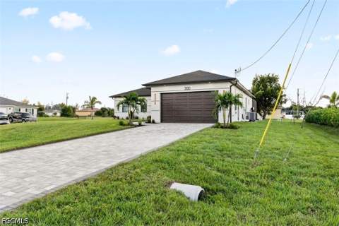 300 NW 18th St, Cape Coral FL - photo 8 of 41