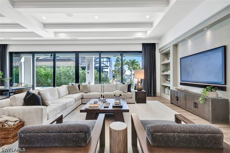 4 bedroom SingleFamilyResidence at 701 Plantation Ct, Marco Beach, Marco Island — photo 4