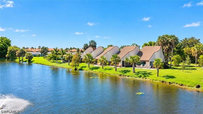 3 bedroom Townhouse at 1168 Lake McGregor Dr 1A, Carissa Condo, Fort Myers — photo 2
