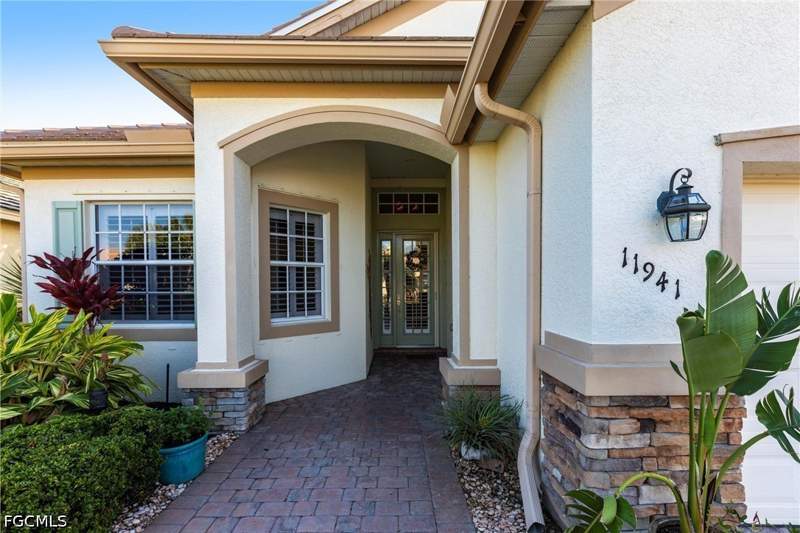 2 bedroom SingleFamilyResidence at 11941 Bramble Cove Dr, Bramble Cove, Fort Myers — photo 3