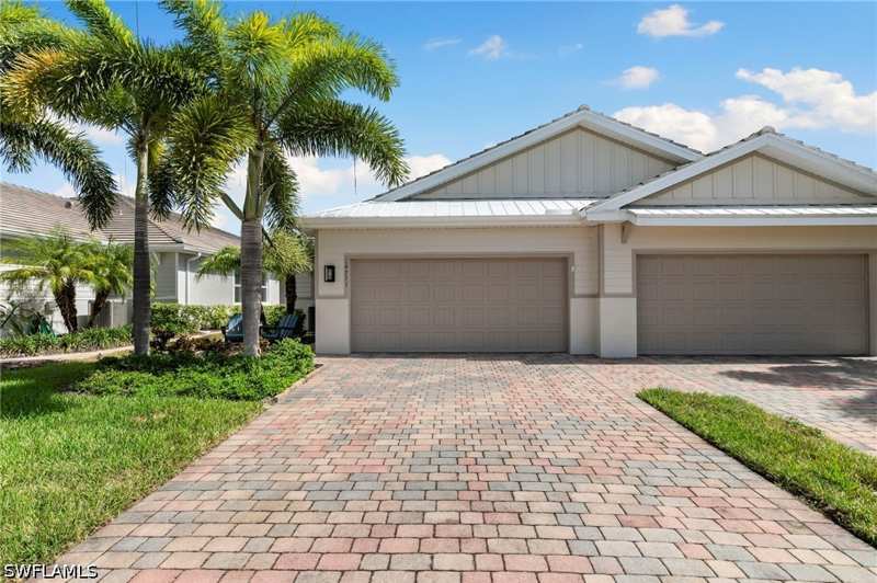 2 bedroom Attached at 14731 Edgewater Cir, Coral Harbor, Naples — photo 1