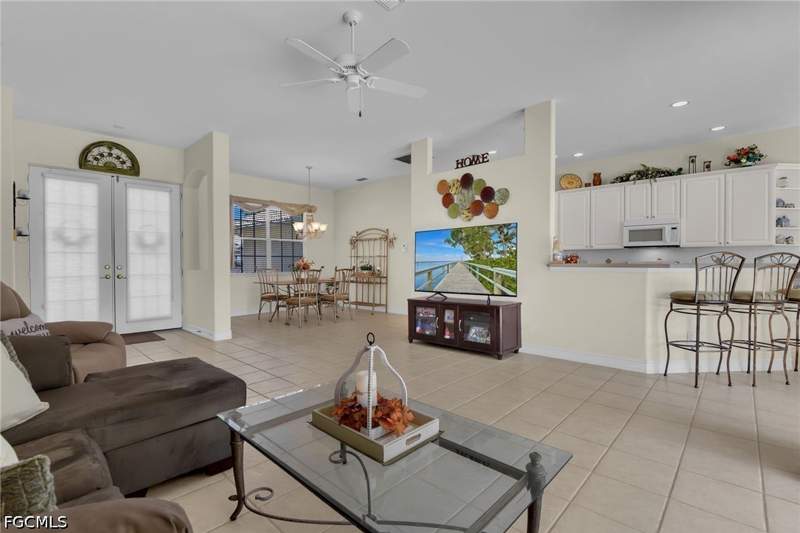 3 bedroom SingleFamilyResidence at 12530 Venicia Dr, Walden Lakes, Fort Myers — photo 3