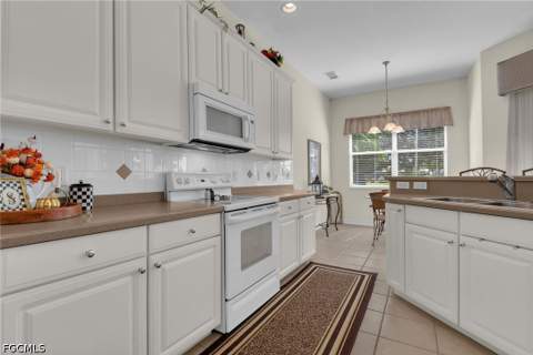 12530 Venicia Dr, Fort Myers FL - photo 7 of 30