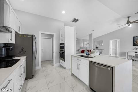 921 NW 8th Pl, Cape Coral FL - photo 12 of 41