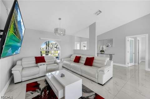 921 NW 8th Pl, Cape Coral FL - photo 6 of 41