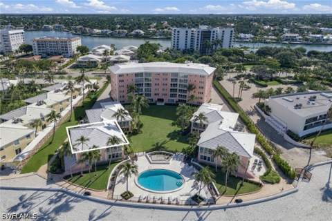 2401 Gulf Shore Blvd N 8, Naples FL - photo 16 of 24