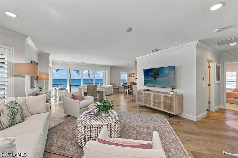 2 bedroom Condominium at 2401 Gulf Shore Blvd N 8, Shores Of Naples, Naples — photo 4