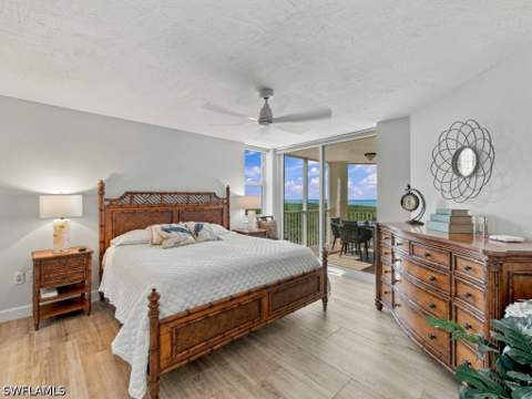 6101 Pelican Bay Blvd 702, Naples FL - photo 8 of 26