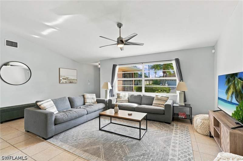 3 bedroom SingleFamilyResidence at 3224 SE 1st Ct, Cape Coral, Cape Coral — photo 2