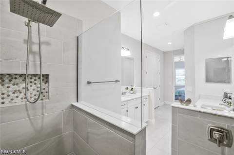 2291 Marquesa Cir, Naples FL - photo 11 of 24