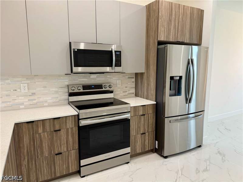 4 bedroom SingleFamilyResidence at 1208 NW 25th Pl, Cape Coral, Cape Coral — photo 4