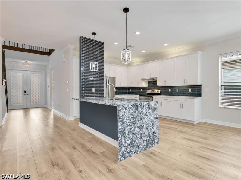 4 bedroom SingleFamilyResidence at 6619 Marbella Dr, Marbella Lakes, Naples — photo 4