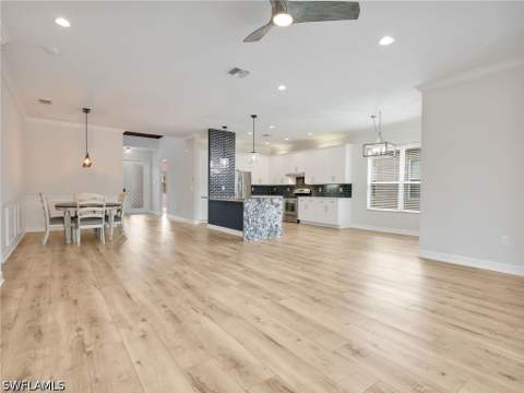 6619 Marbella Dr, Naples FL - photo 8 of 39