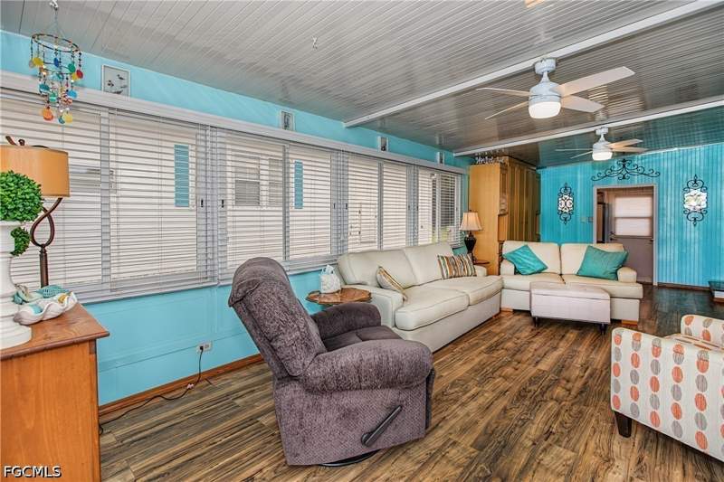 1 bedroom ManufacturedHome at 274 Caravan Cir, Fountain View Rv Resort, North Fort Myers — photo 2