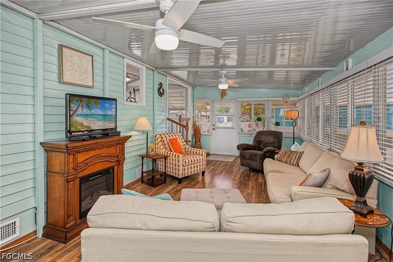 1 bedroom ManufacturedHome at 274 Caravan Cir, Fountain View Rv Resort, North Fort Myers — photo 4