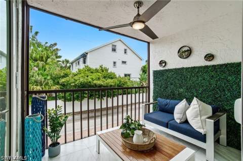 995 9th Ave S 4, Naples FL - photo 16 of 50