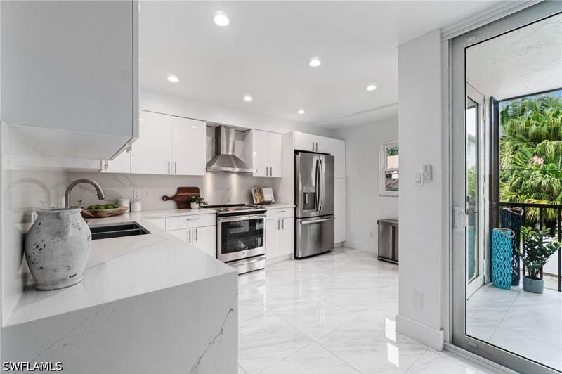 2 bedroom Townhouse at 995 9th Ave S 4, Naples Marina Villas, Naples — photo 4