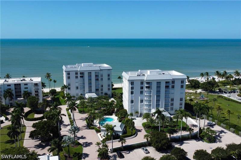 4 bedroom Condominium at 1285 Gulf Shore Blvd N 2B, Laurentians, Naples — photo 3