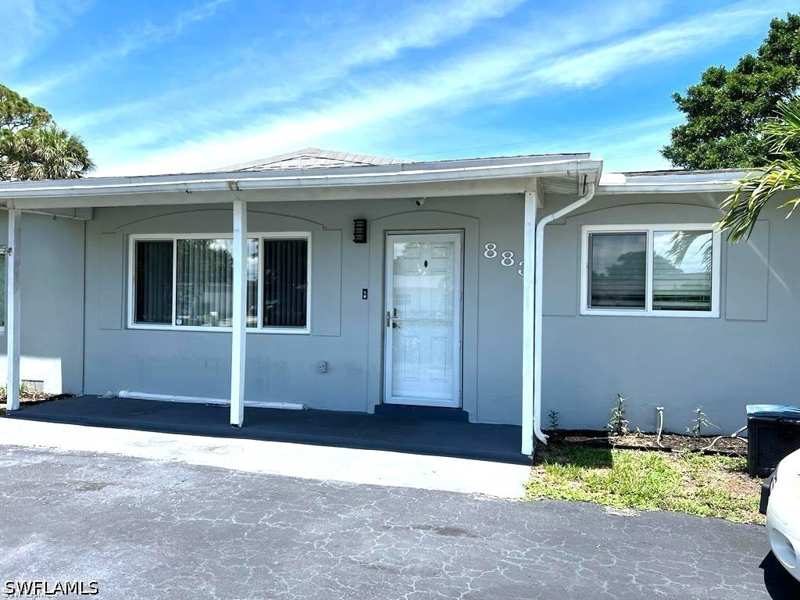 4 bedroom SingleFamilyResidence at 883 Coconut Cir E, Coconut Grove, Naples — photo 1