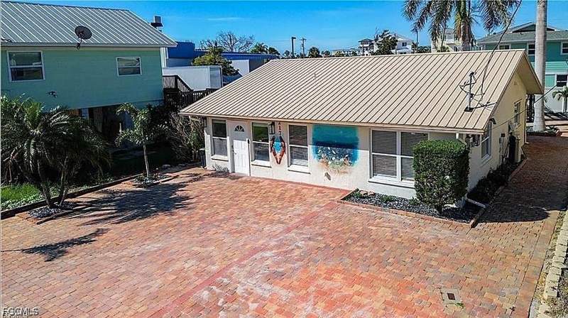 3 bedroom SingleFamilyResidence at 217 Miramar St, Miramar, Fort Myers Beach — photo 3