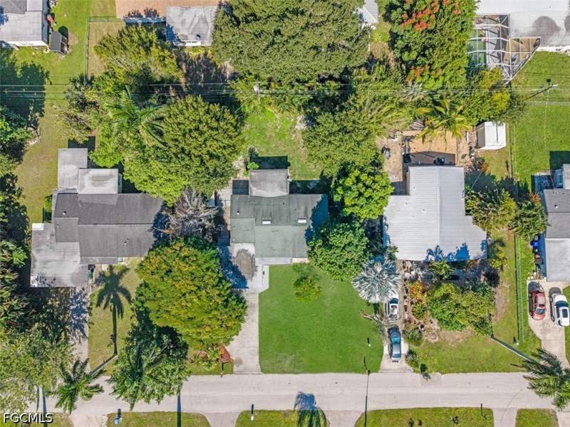 2 bedroom SingleFamilyResidence at 4051 Rainbow Dr, Fort Myers, Fort Myers — photo 3