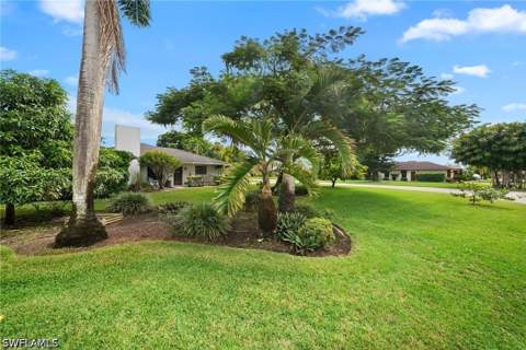 347 Country Club Ln, Naples FL - photo 6 of 50