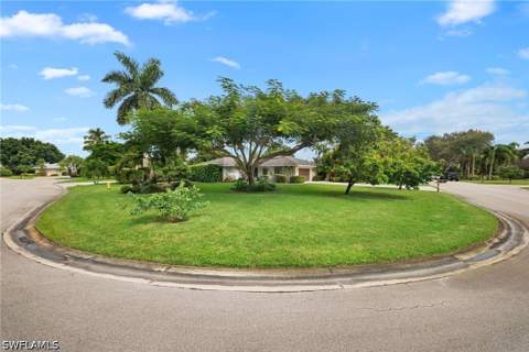 347 Country Club Ln, Naples FL - photo 8 of 50
