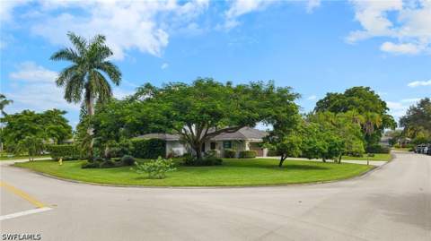 347 Country Club Ln, Naples FL - photo 9 of 50