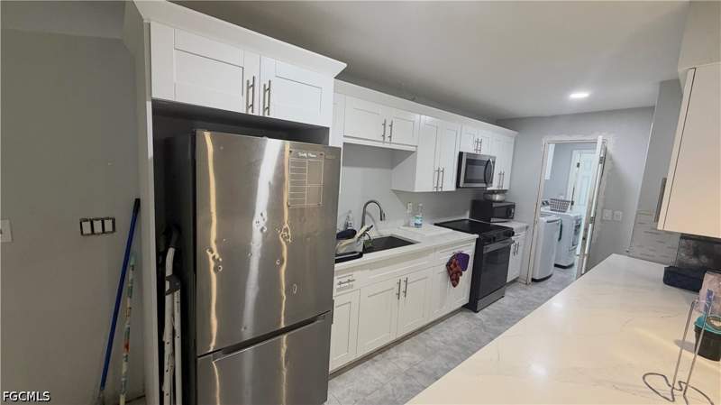 3 bedroom SingleFamilyResidence at 1004 E Jersey Rd, Lehigh Acres, Lehigh Acres — photo 5