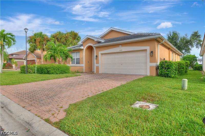 3 bedroom SingleFamilyResidence at 11569 Plantation Preserve Cir S, Plantation Preserve, Fort Myers — photo 2