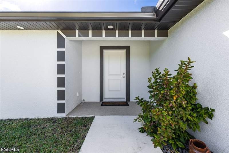 3 bedroom SingleFamilyResidence at 3305 40th St W, Lehigh Acres, Lehigh Acres — photo 2
