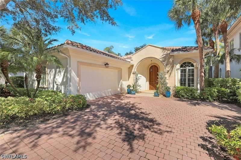 3 bedroom SingleFamilyResidence at 4670 Via Roma, Las Palmas, Estero — photo 1