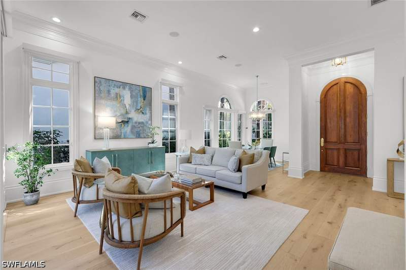3 bedroom SingleFamilyResidence at 4670 Via Roma, Las Palmas, Estero — photo 2