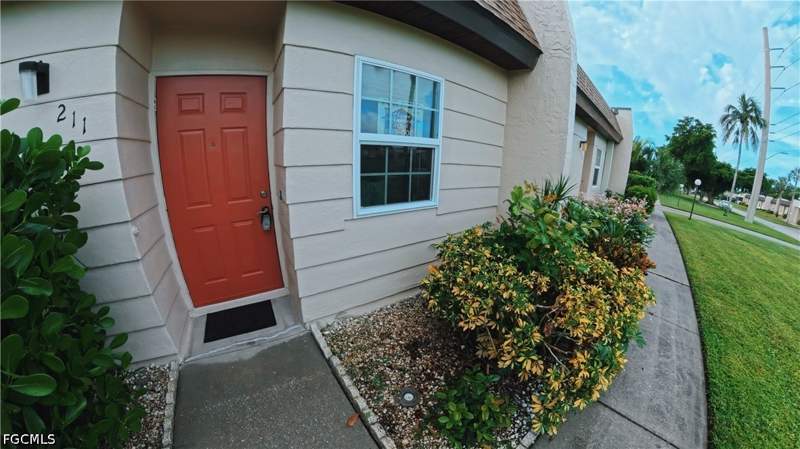 2 bedroom Condominium at 6300 S Pointe Blvd 211, South Pointe Villas Condo, Fort Myers — photo 4