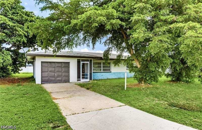 2 bedroom SingleFamilyResidence at 213 SE 47th St, Cape Coral, Cape Coral — photo 1